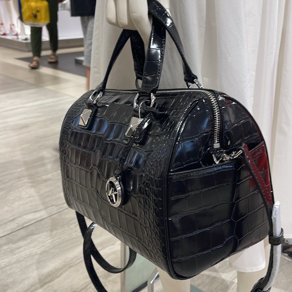 Michael Kors Grayson Medium Crocodile Embossed Leather Satchel
Black 
NWT - Picture 7 of 16